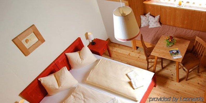 Jufa Hotel Tieschen Quarto foto